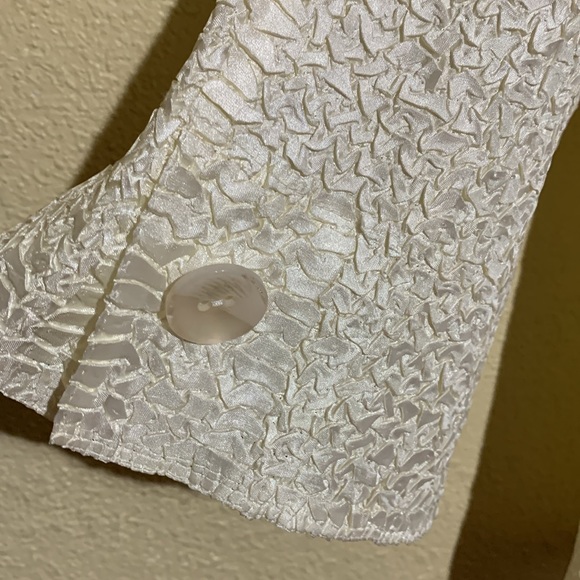 General Apparel Top Light Jacket L Ivory cream Crinckle Front Buttons Polyester - Picture 7 of 16